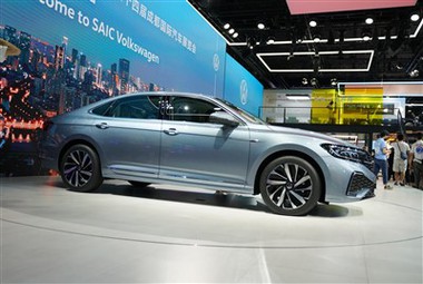 Mẫu xe gia đình VW Passat B7